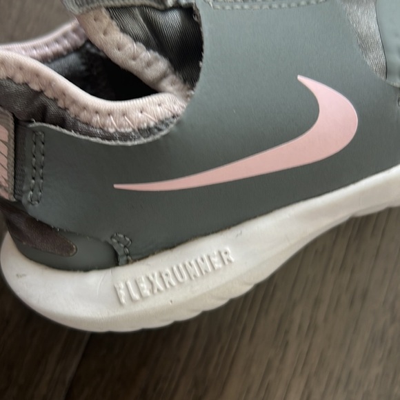 Toddler girl flex runner Nike sneakers - Picture 12 of 12